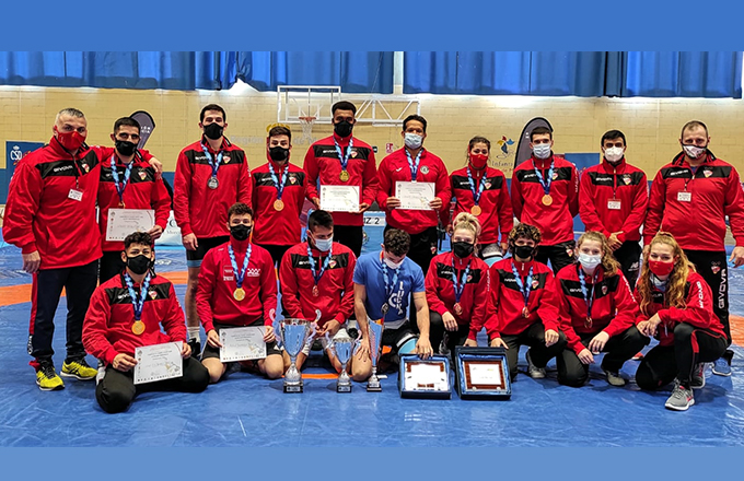 18 Medallas en Cpto España Senior de Lucha 